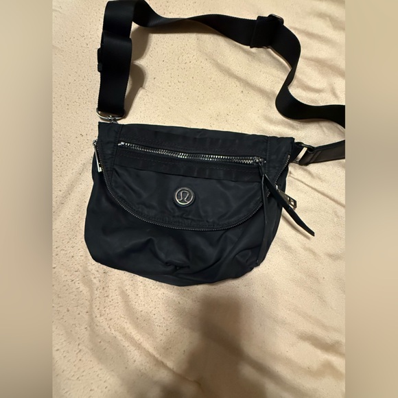 Lululemon Black Nylon "Dance Your Asana Off" Crossbody - Picture 1 of 9